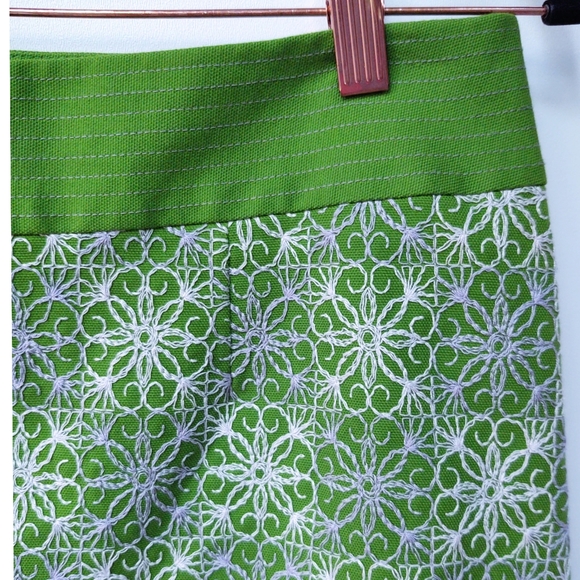 Nanette Lepore Green Embroidered Pencil Skirt Size 6 - Picture 3 of 7
